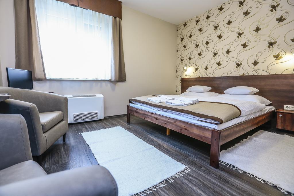 Hotel Granatalma Vendeghaz Fehérvárcsurgó Pokoj fotografie