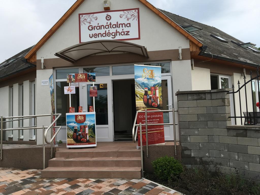 Hotel Granatalma Vendeghaz Fehérvárcsurgó Exteriér fotografie